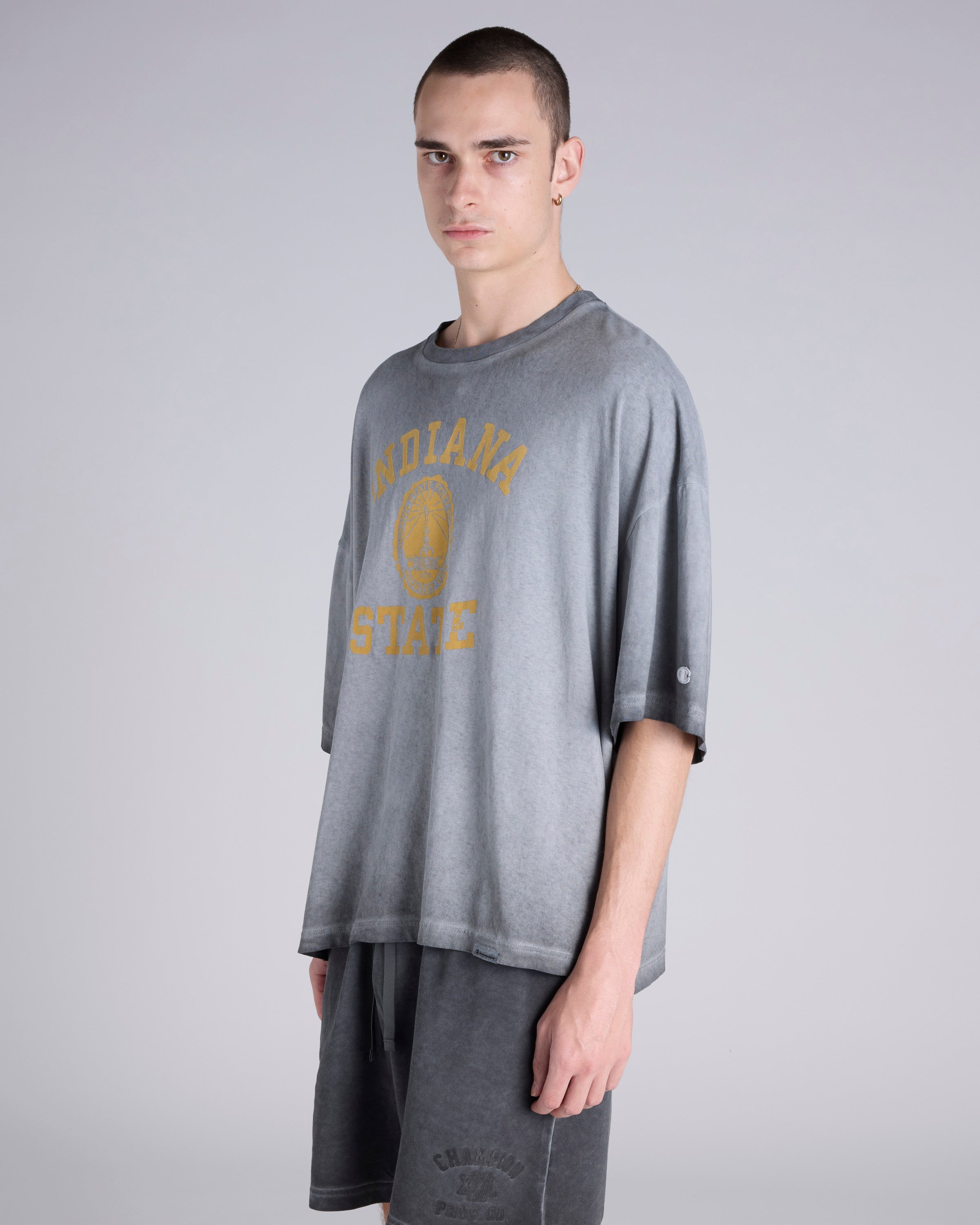 CH221595A1_CHGRY_2_1757299267000