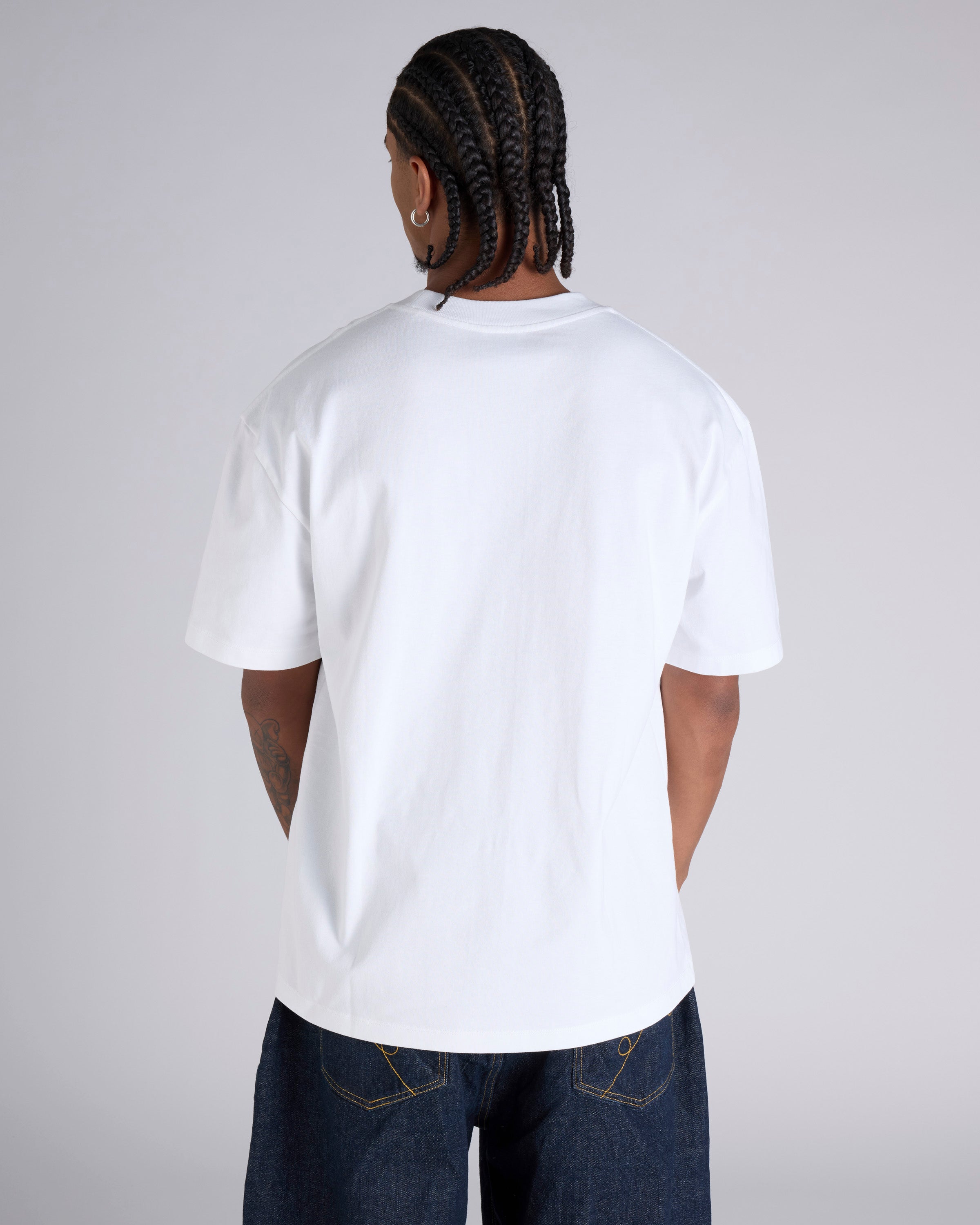 CHAV9QN_CHWHTWIT_3_1754289367000