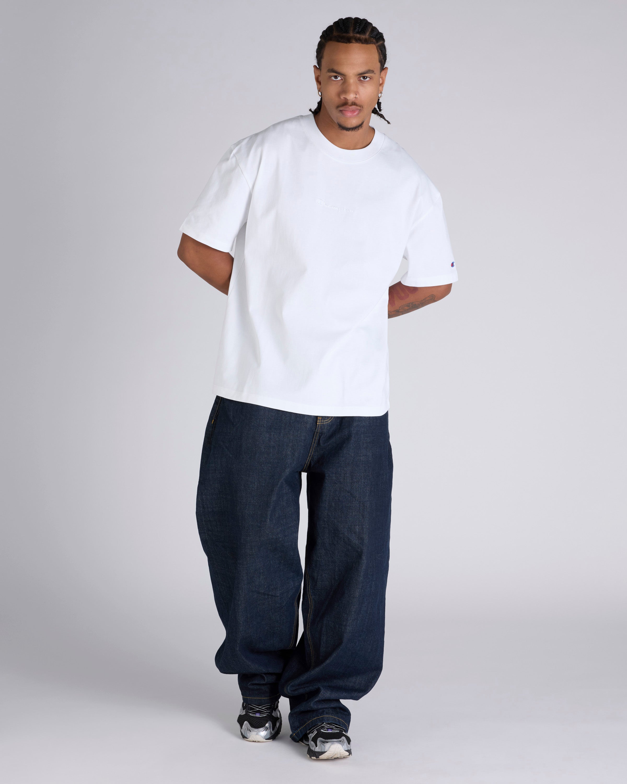 CHAV9QN_CHWHTWIT_4_1754289374000