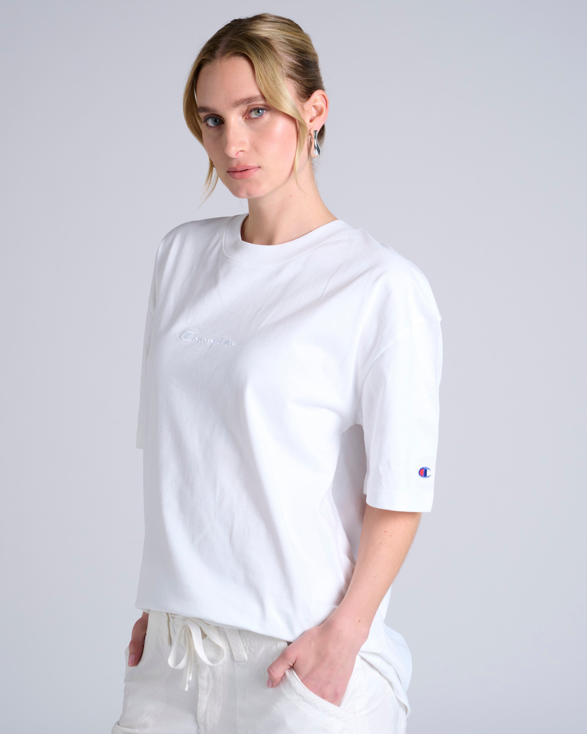 CHAV9QN_CHWHTWIT_6_1754289388000