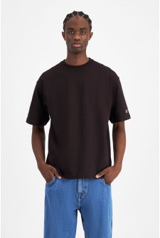 Natalie (He/Him) wears size L and is 187cm tall with 97cm chest and 79cm waist